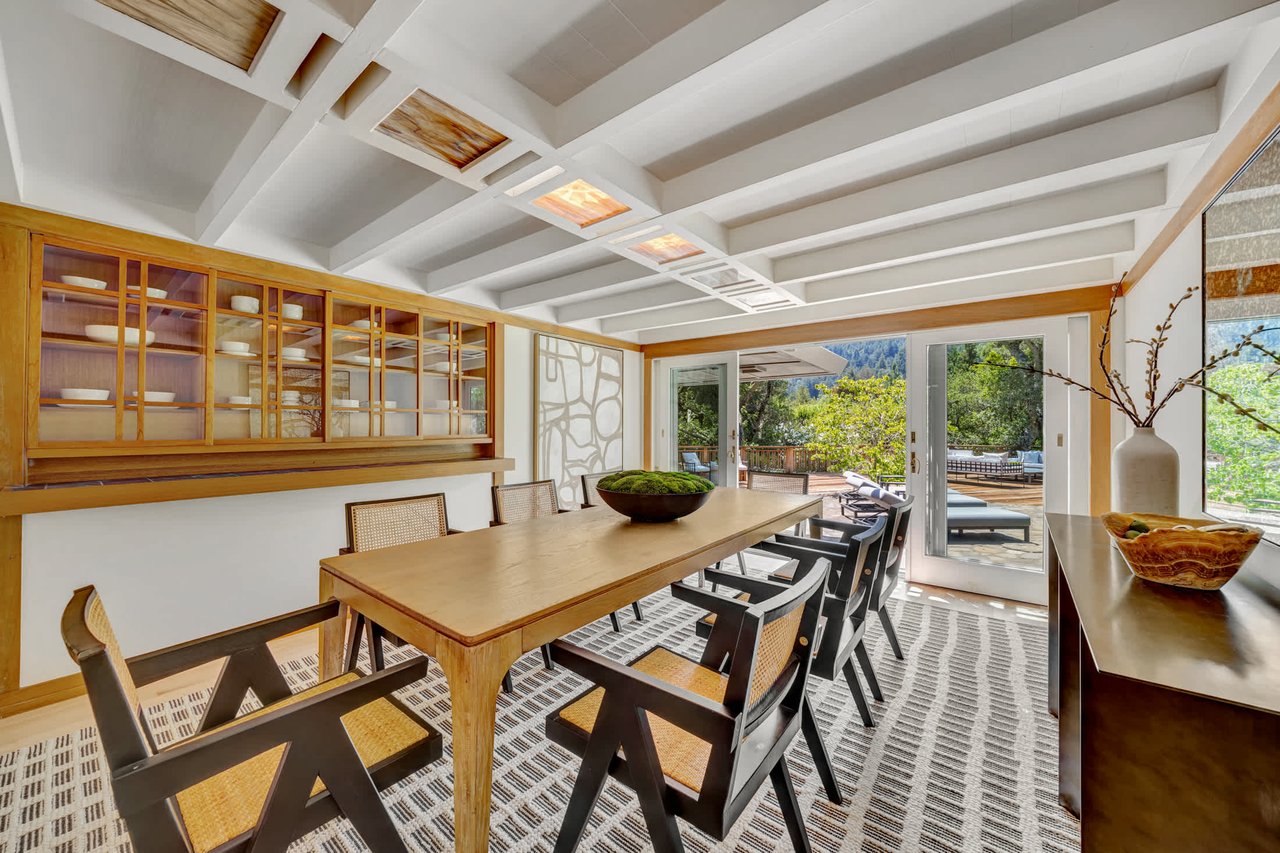 Kent Woodlands Mid Century Retreat
