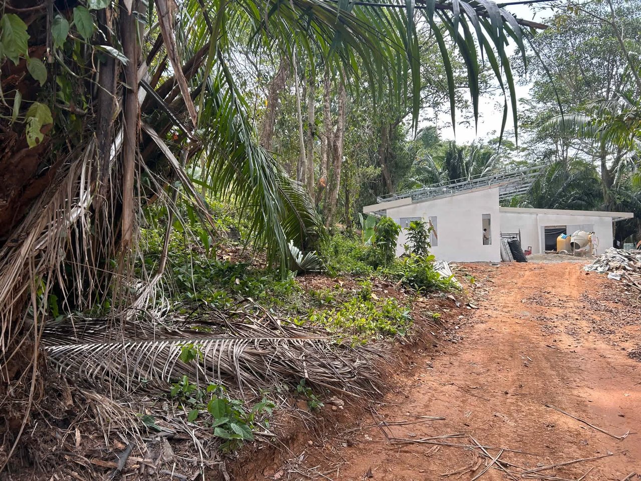 CASA PALMA VERDE – 3 Bedroom & 3 Bathroom Home with Bathtub, Big Pool and Extra Building Site – 0.72 Acres