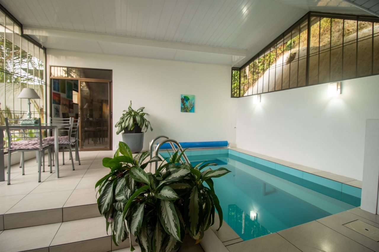Mountain Home with Guest Cabin, Dominical, Puntarenas