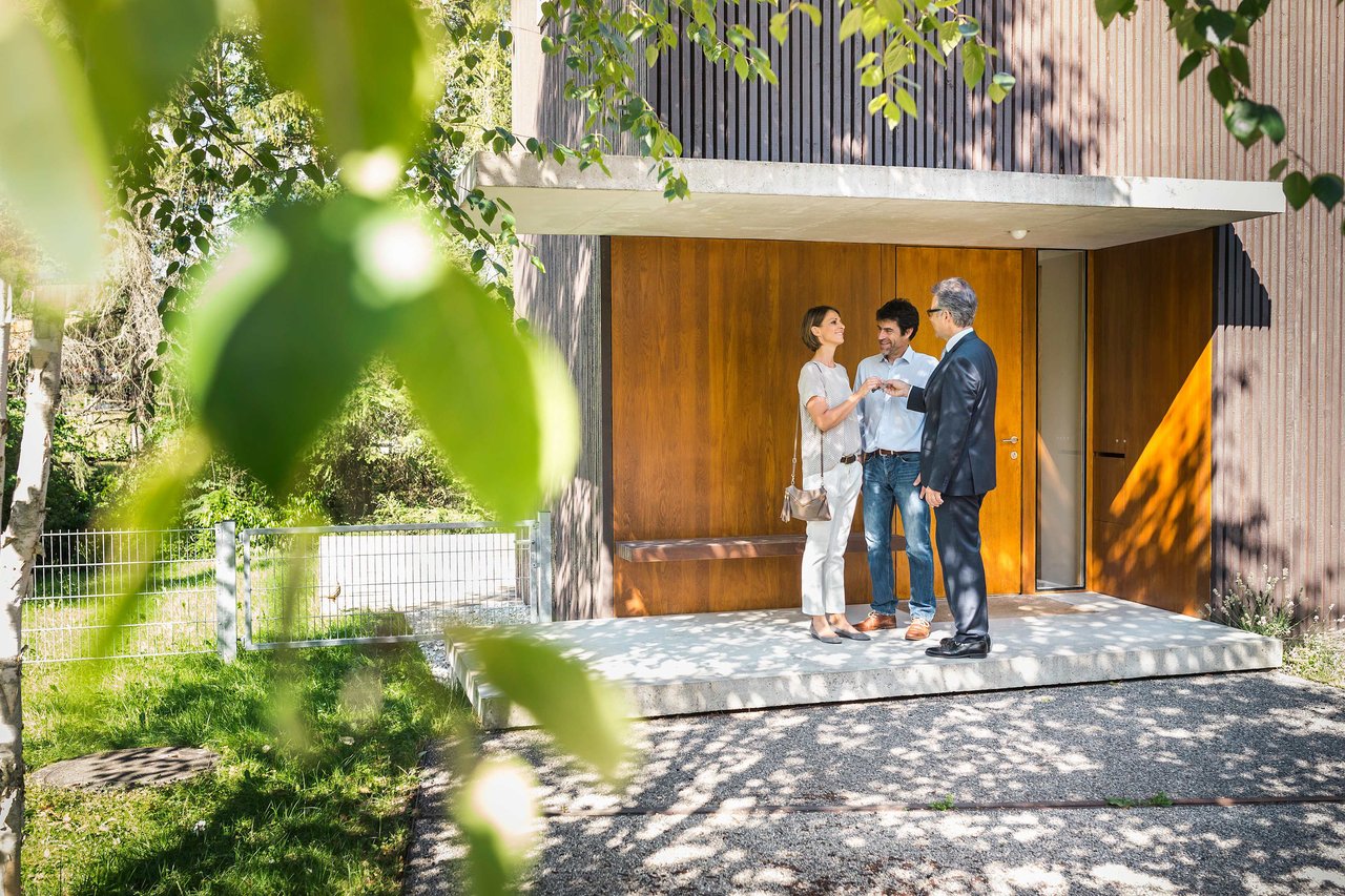 The Five 21st Century Cons Targeting New Homeowners: A Modern Frontier to Navigate