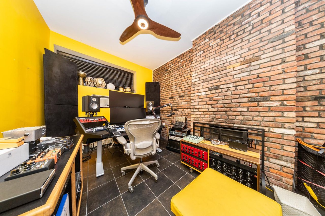 49 East 12th Street, Apt 1-B