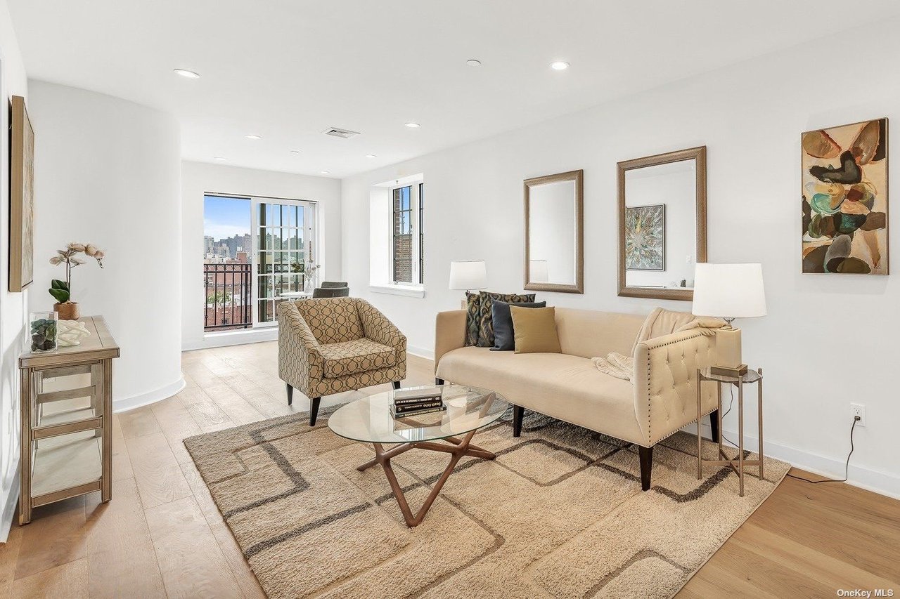 31-22 29th St, Unit 4B