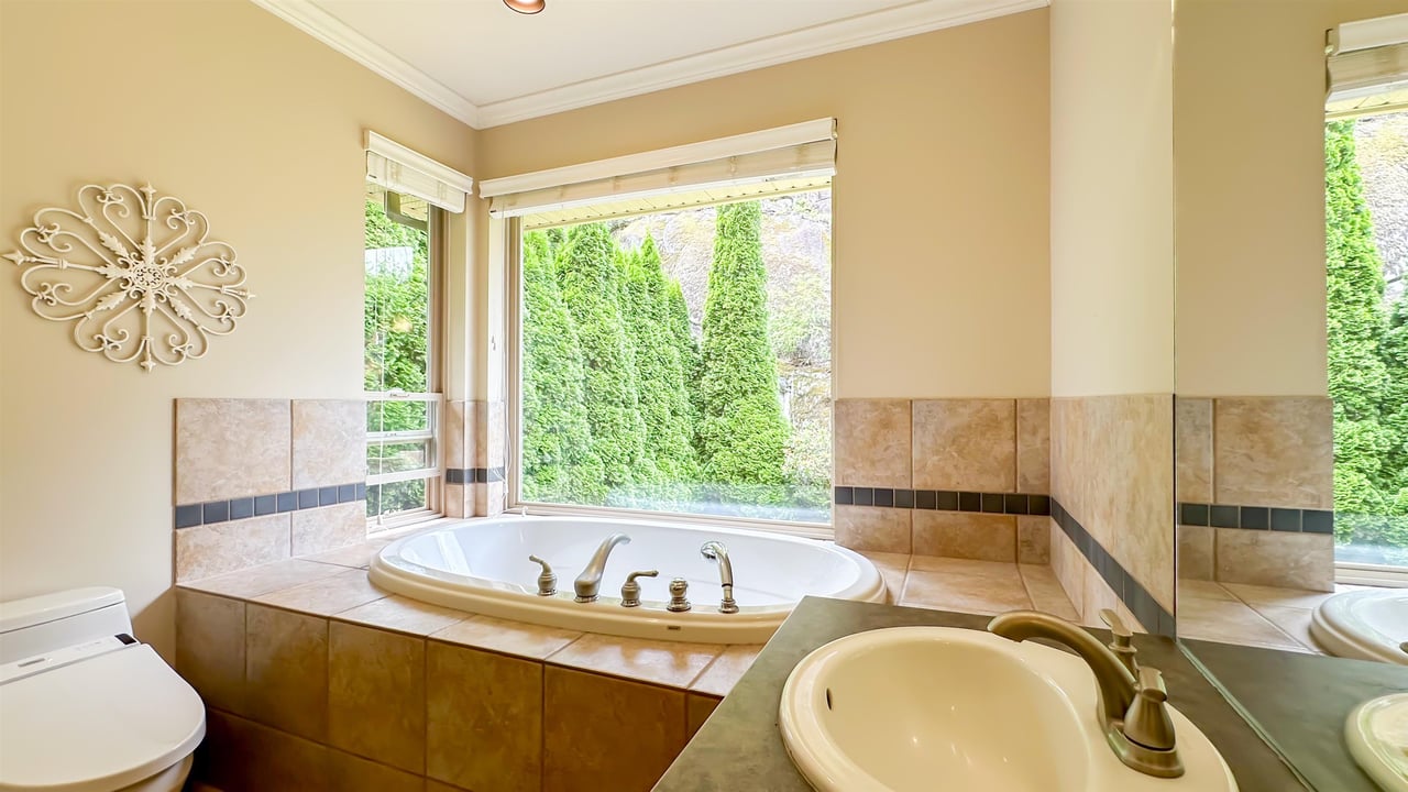 158 Stonegate Dr