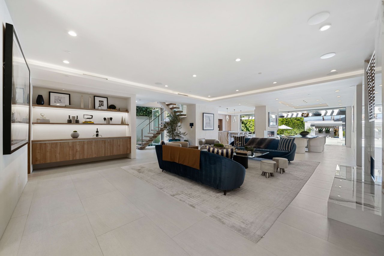 The Apex HH | 7115 Macapa Drive