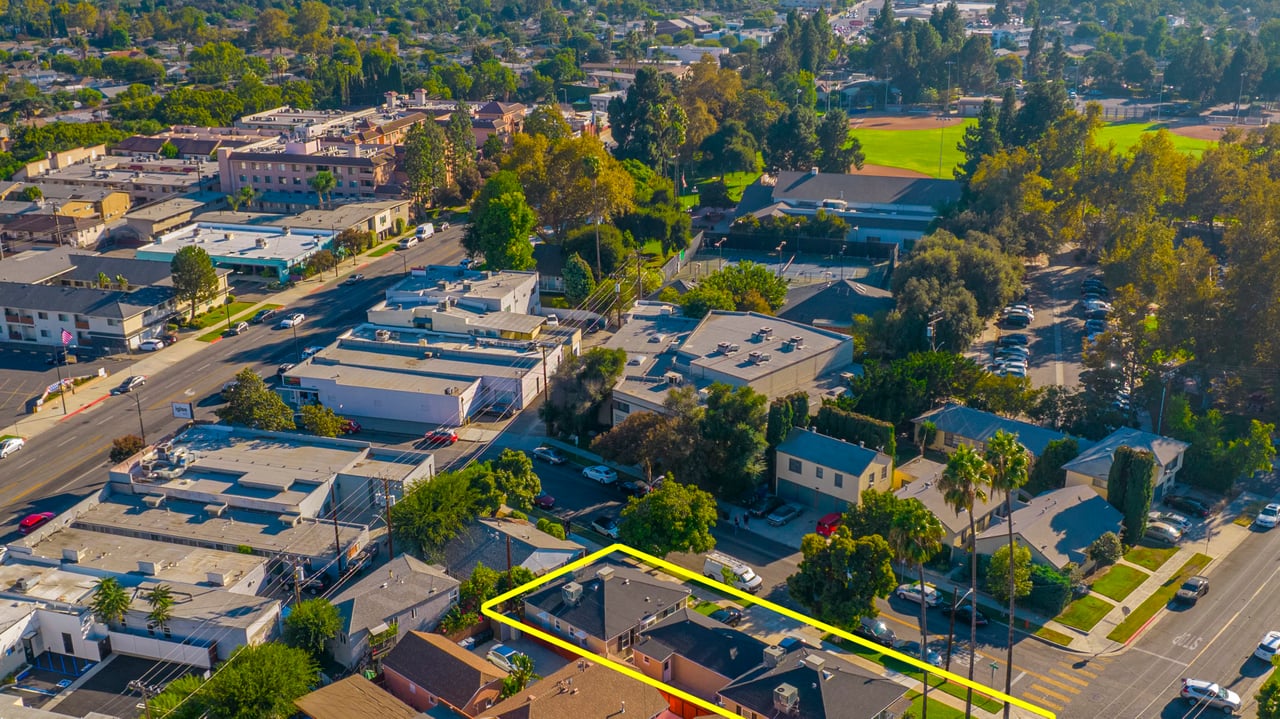 4-Plex in Prime Burbank Area with Great Upside Potential 