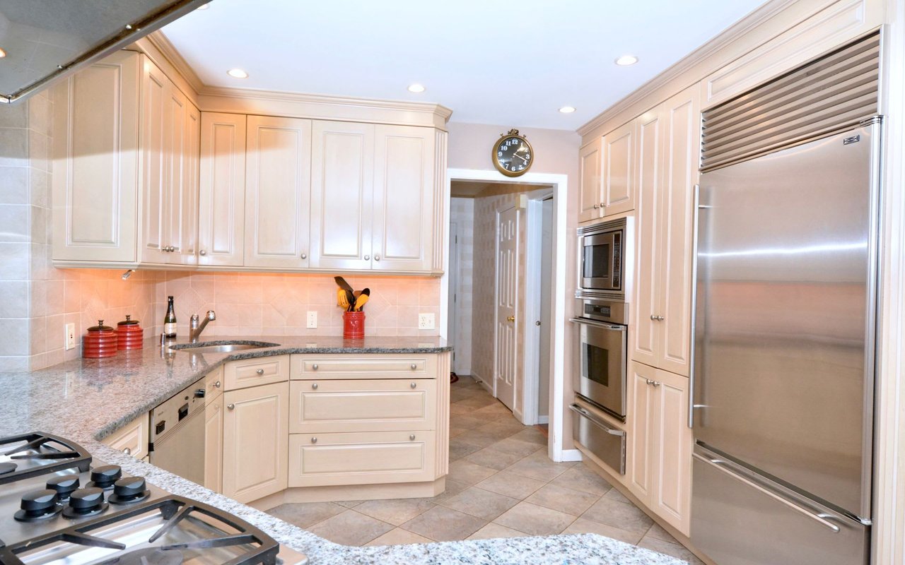 1 W CARTWRIGHT DR