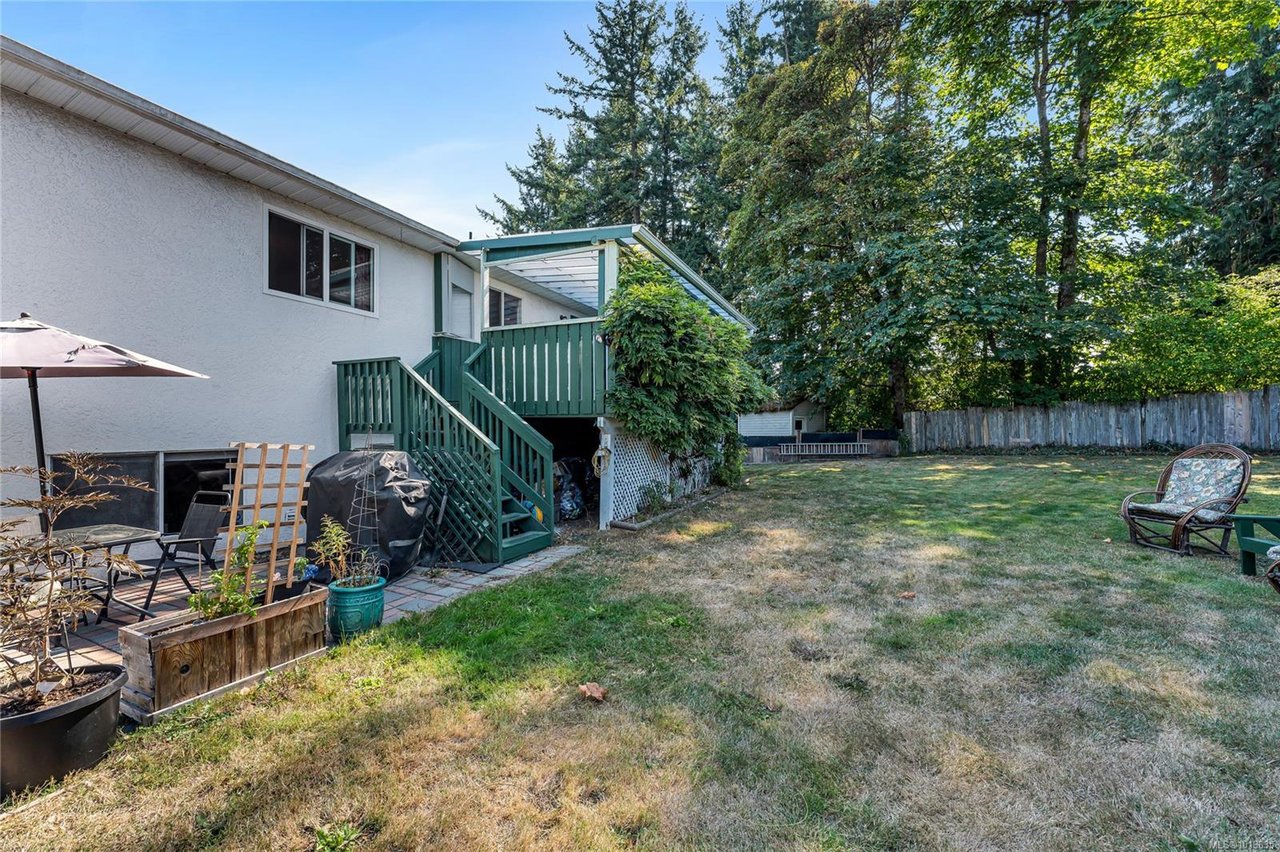 7678 Grieve Cres