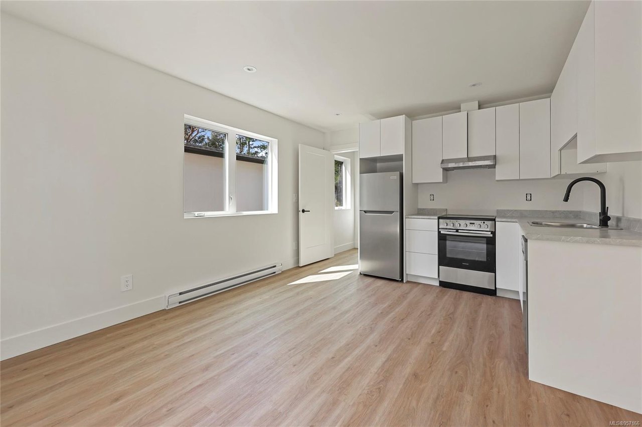 3913 Olympian Wy