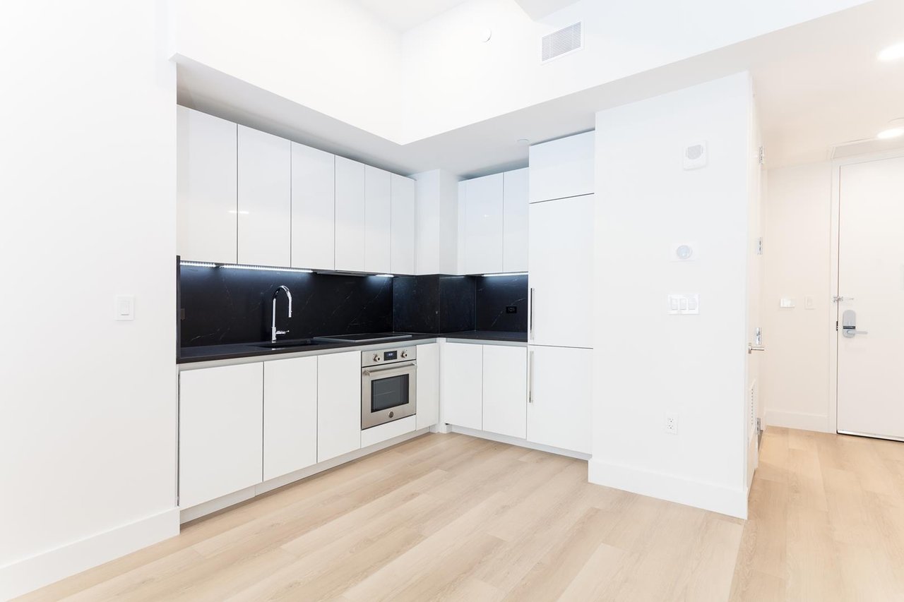 180 Water Street, Apt M6