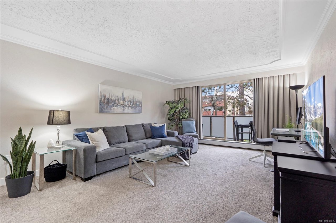 311-1025 Inverness Rd, Saanich