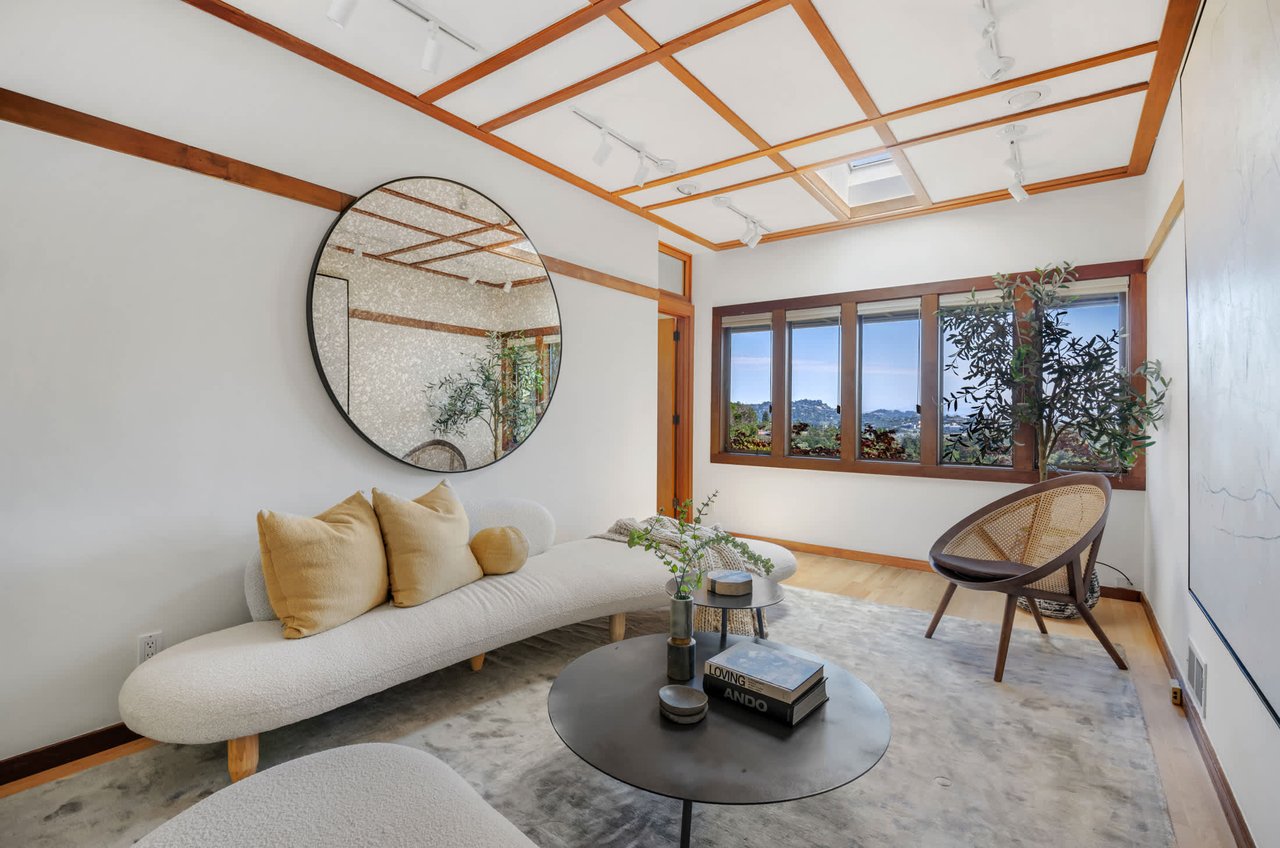 Kent Woodlands Mid Century Retreat