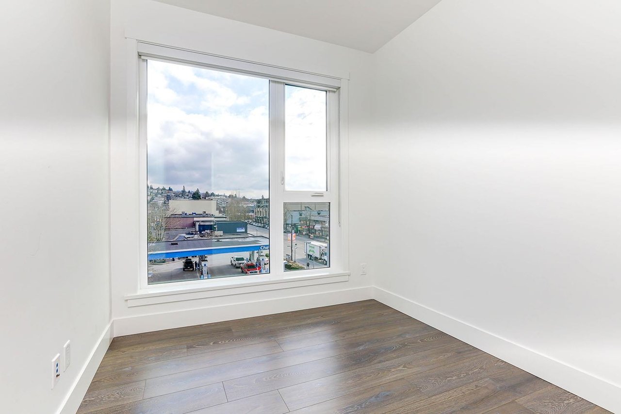 404-4477 Hastings St