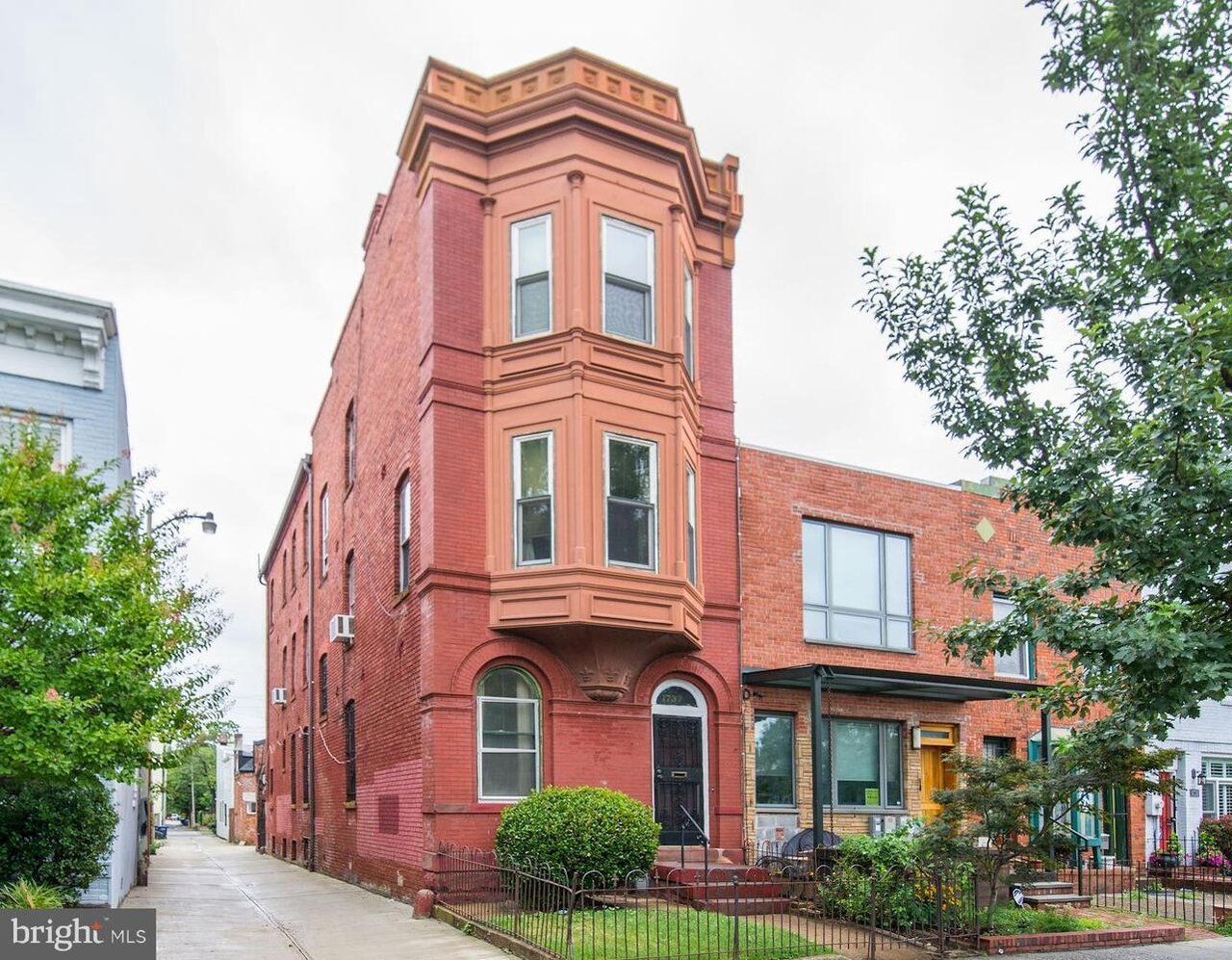 1737 11th St NW