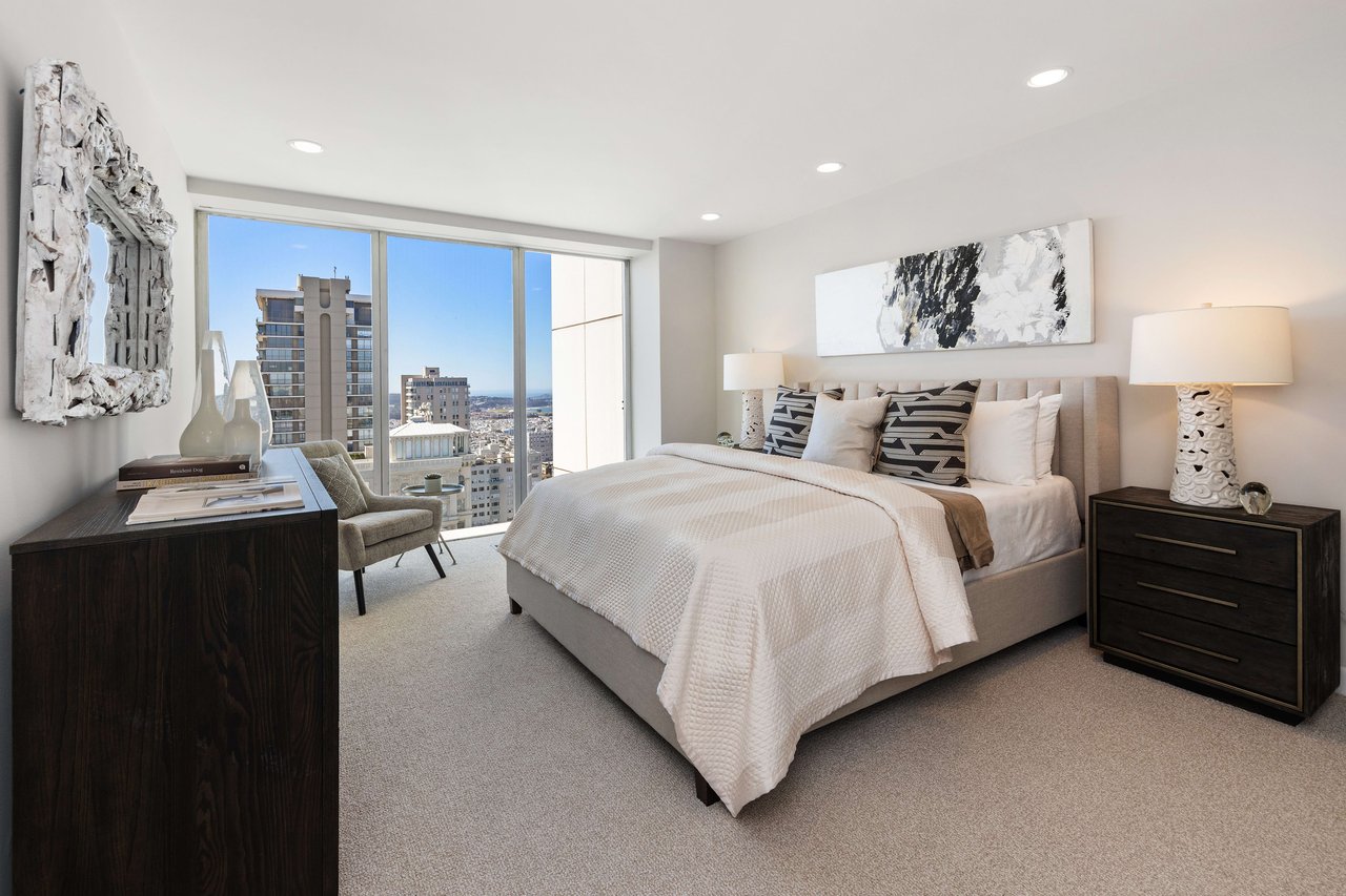 Showcase View Apartment at 1750 Taylor