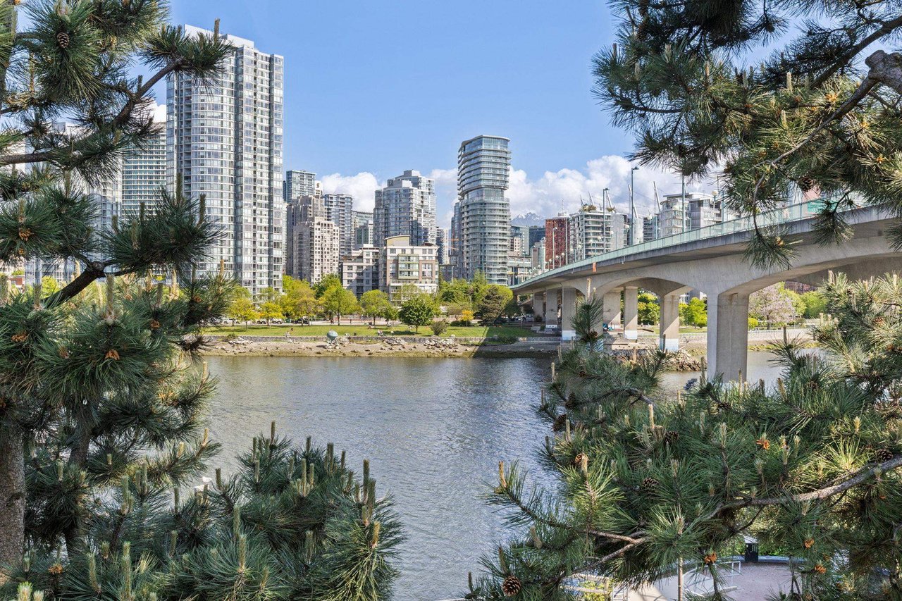 PH2-1859 Spyglass Pl