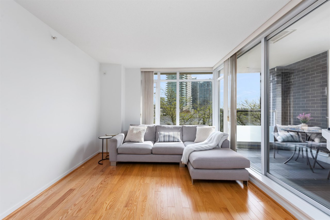 206-2133 Douglas Rd