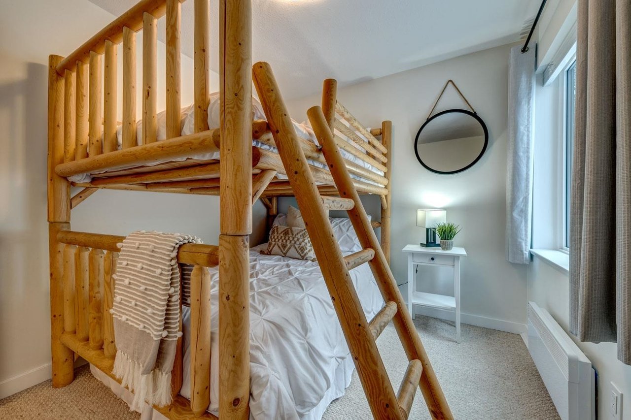 4-2548 Snowridge Cres