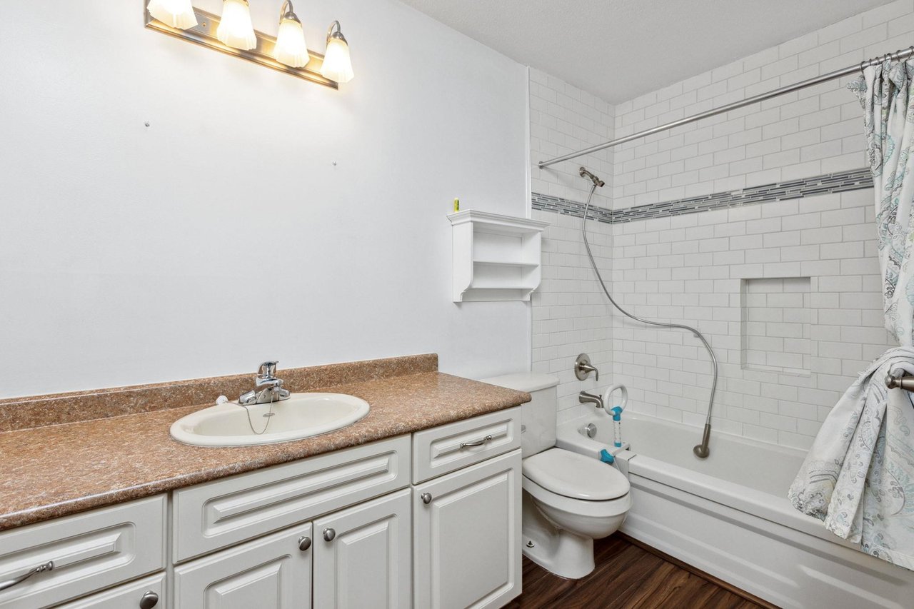 150 E 17th Ave