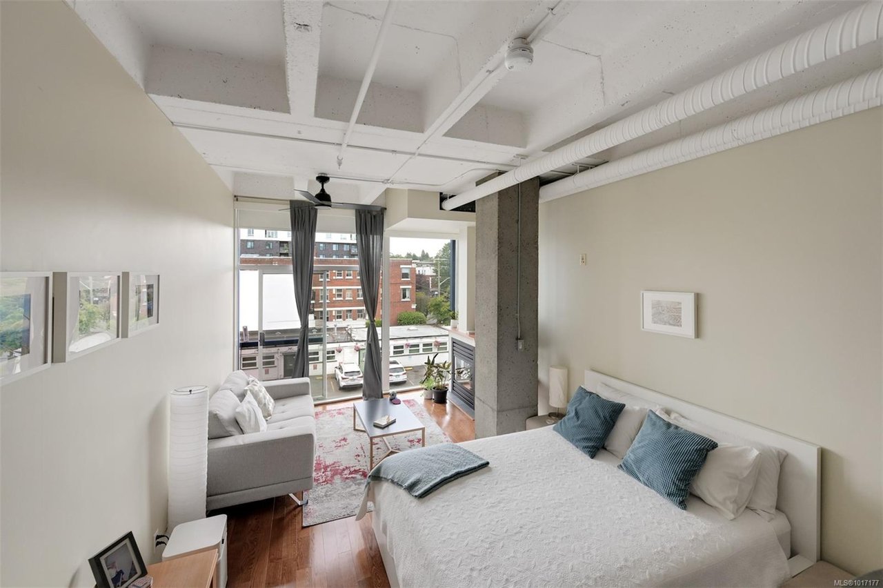 305-1061 Fort St