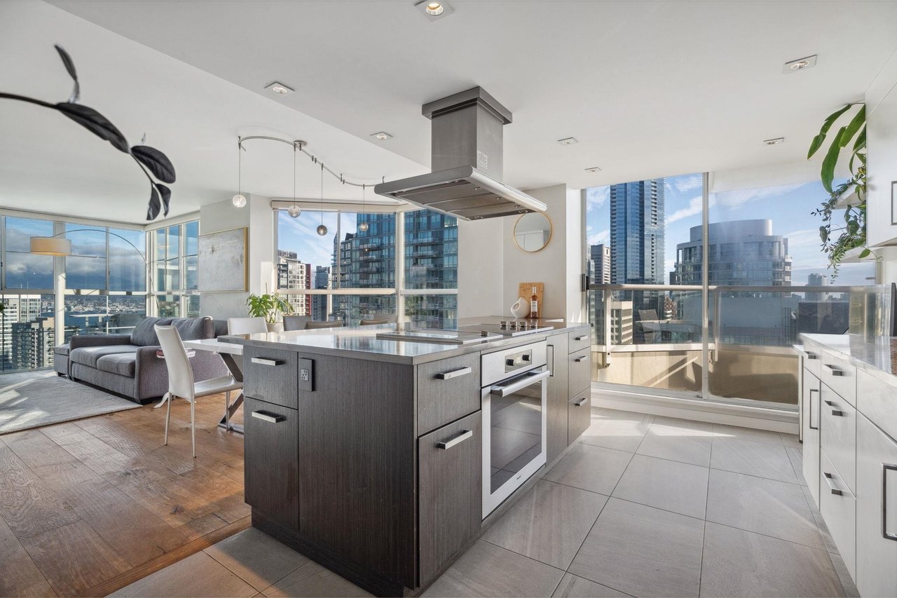 2702-717 Jervis St