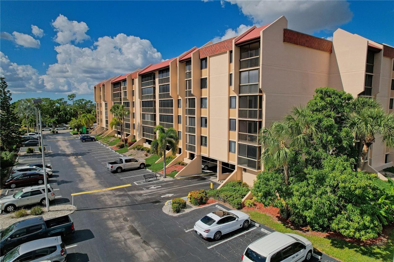 🏢🏘️UNDER CONTRACT🏘️🏢 3006 CARING WAY, #517, PORT CHARLOTTE, FL 33952