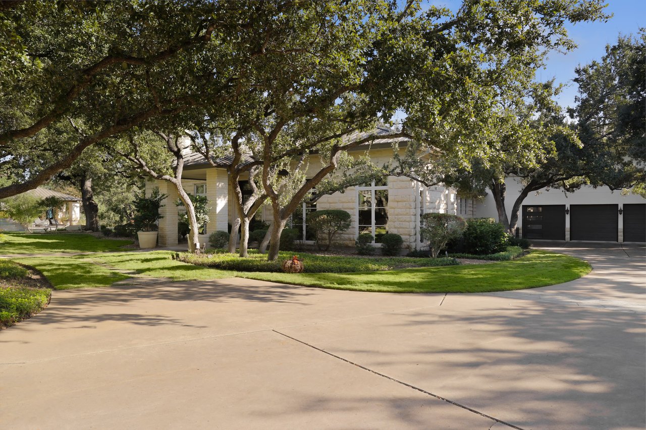 6005 Long Champ Court