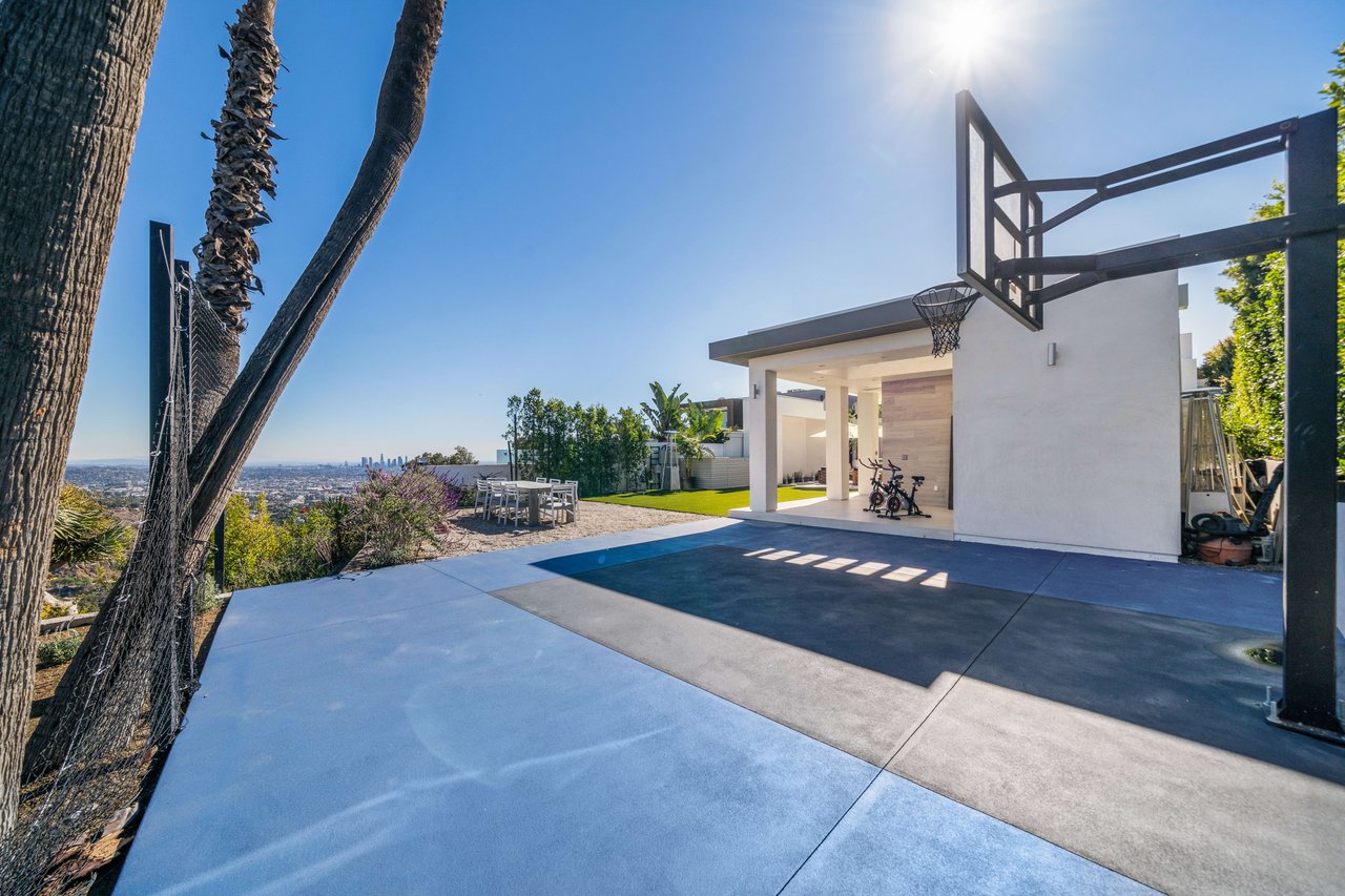 The Apex HH | 7115 Macapa Drive