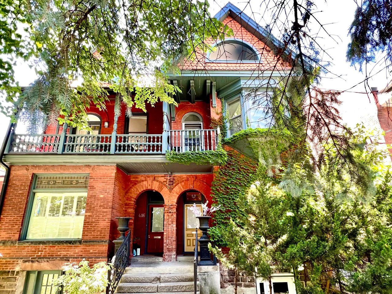 418 Brunswick Ave Upper