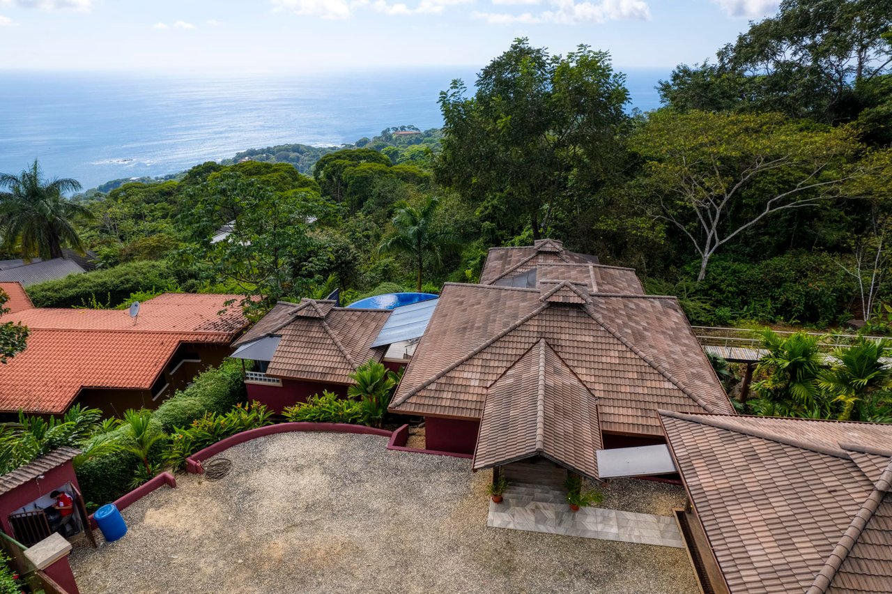 Stunning Ocean Views at Casa Perezoso