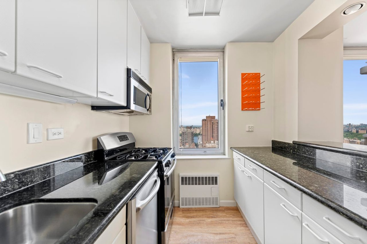 200 E 89th St, #39B