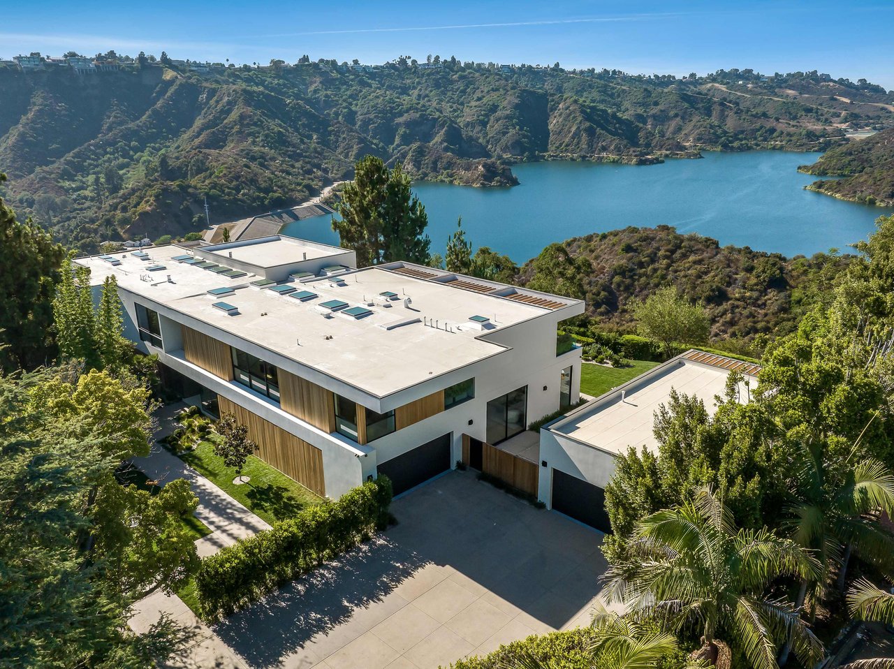 This $26 Million Contemporary Mansion in L.A. Is Perched High Above Stone Canyon Reservoir