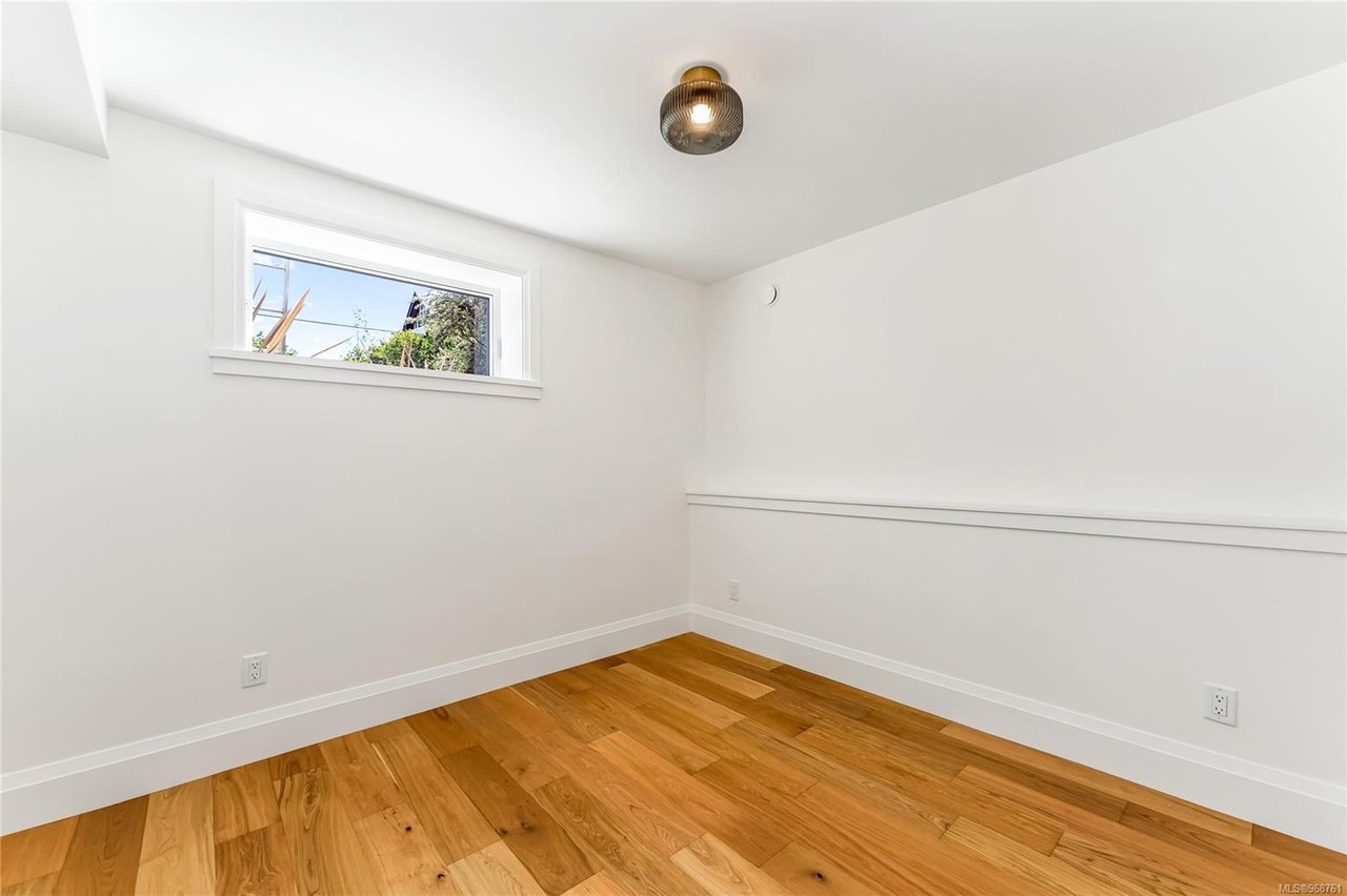 736 Falkland Rd, Oak Bay