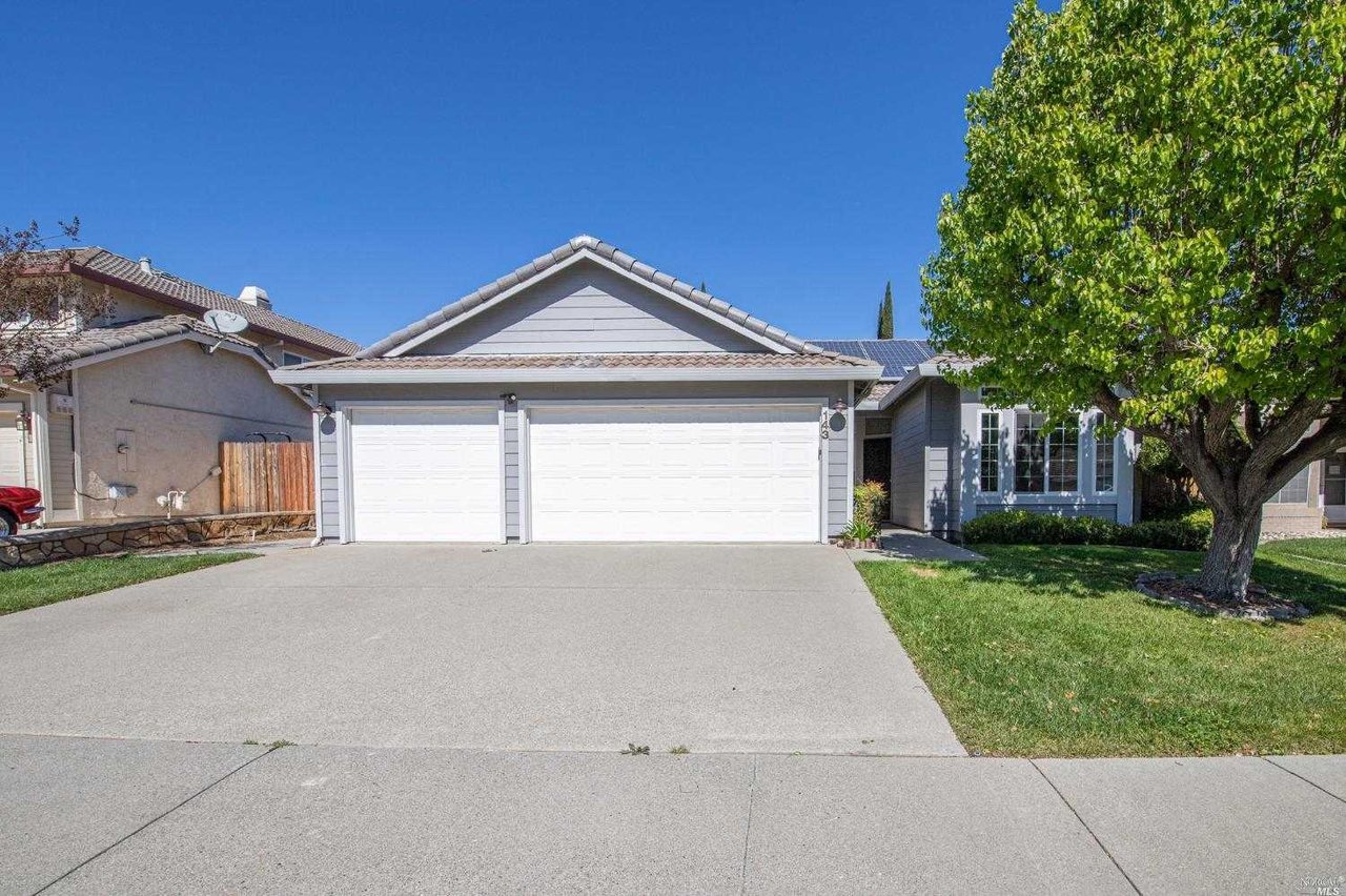 143 Breakwater Way