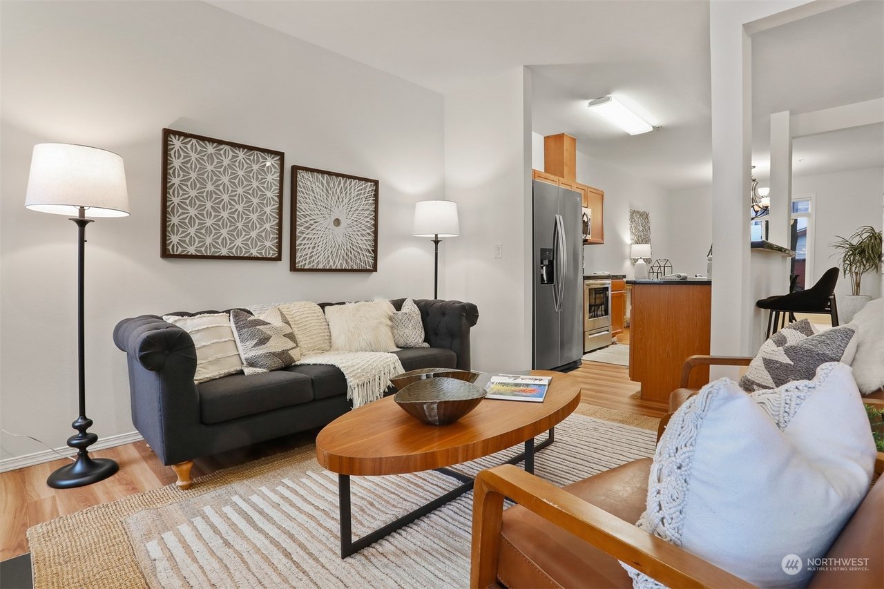 B102-14816 W 29th Ave