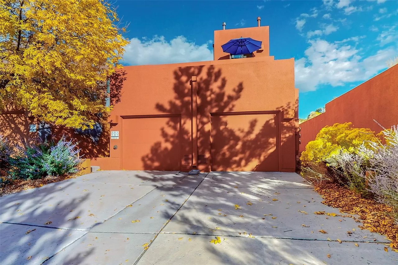 604 Avenida Villa Hermosa #201