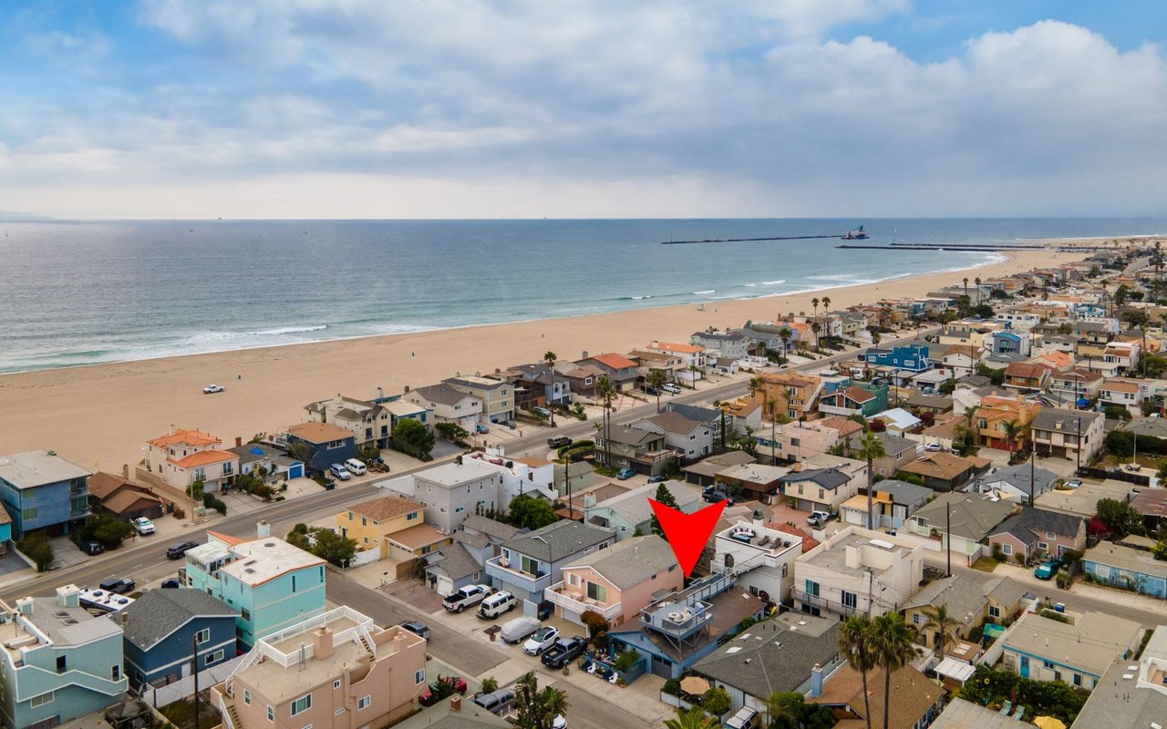 121 Hollywood Avenue