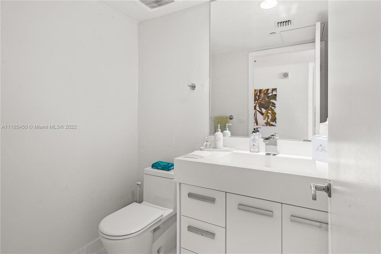 17201 Collins Ave #3708 Sunny Isles FL