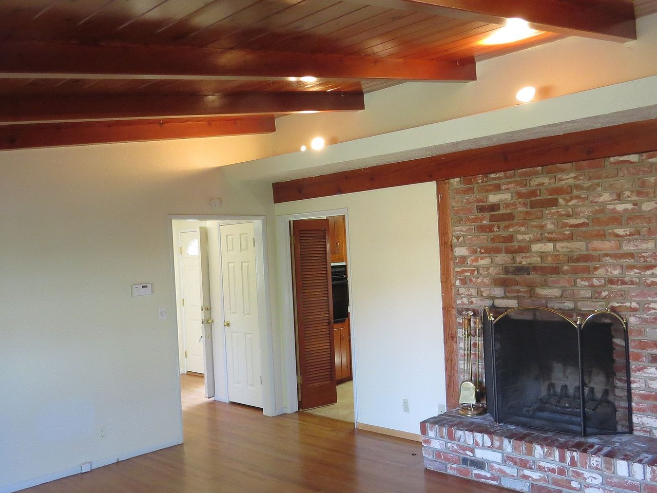 612 Loma Vista Dr