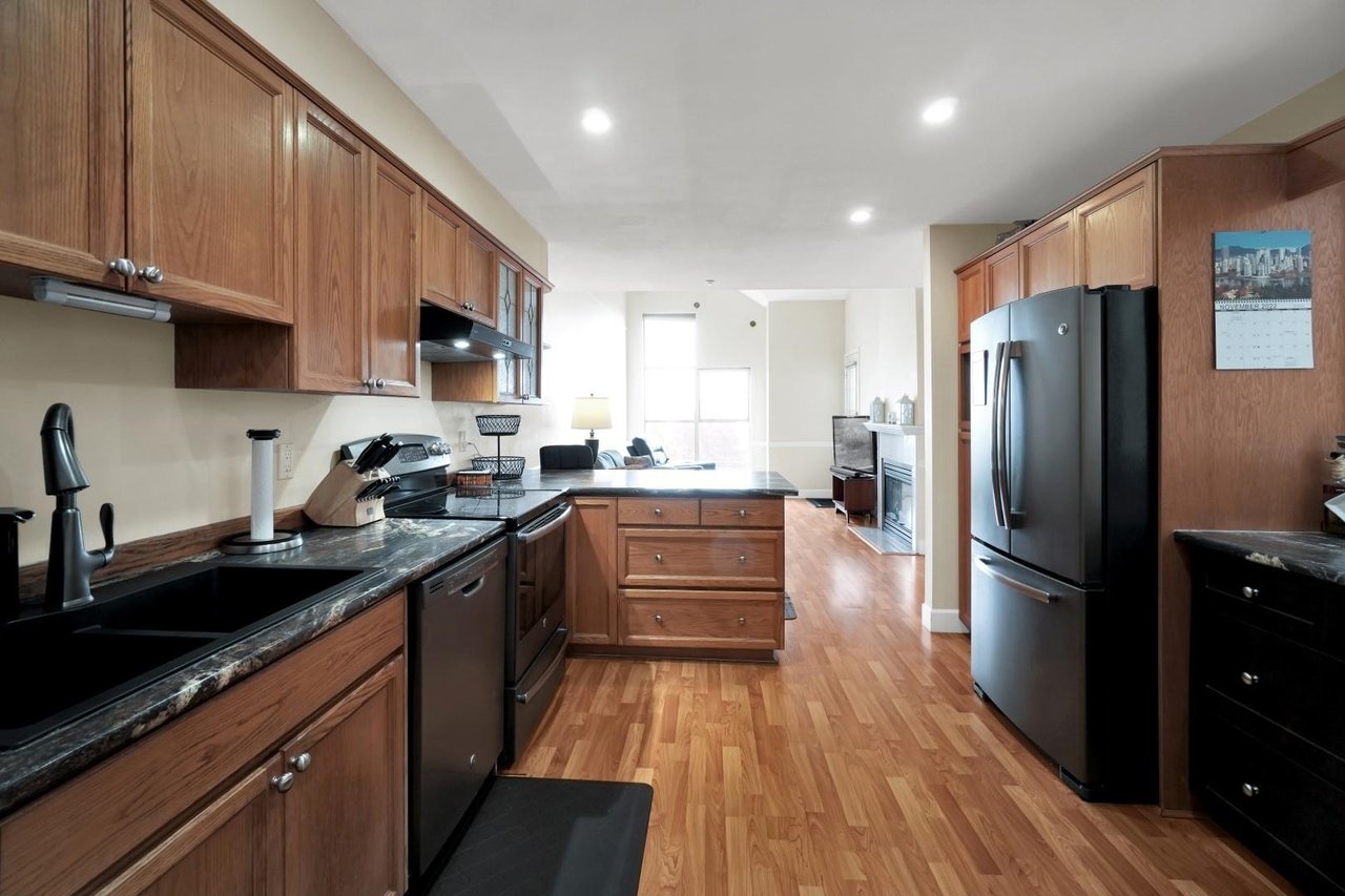 18-323 Governors Ct