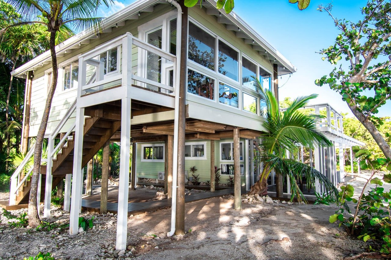 Coco View, Beachfront Paradise