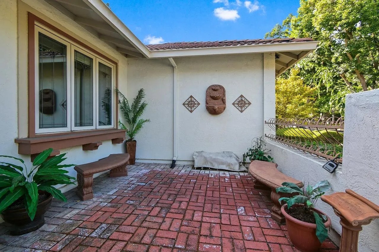 4618 Del Valle Pkwy
