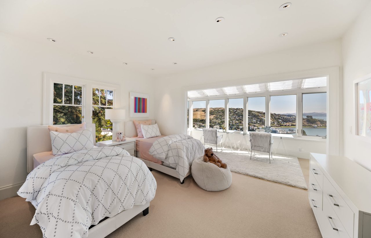 Iconic Belvedere View Estate