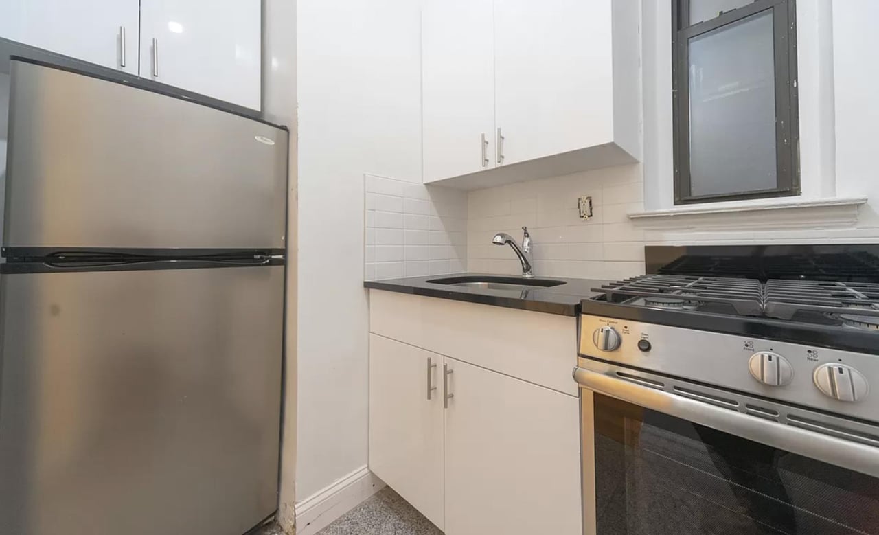 210 East 38th Street, Apt 4-B