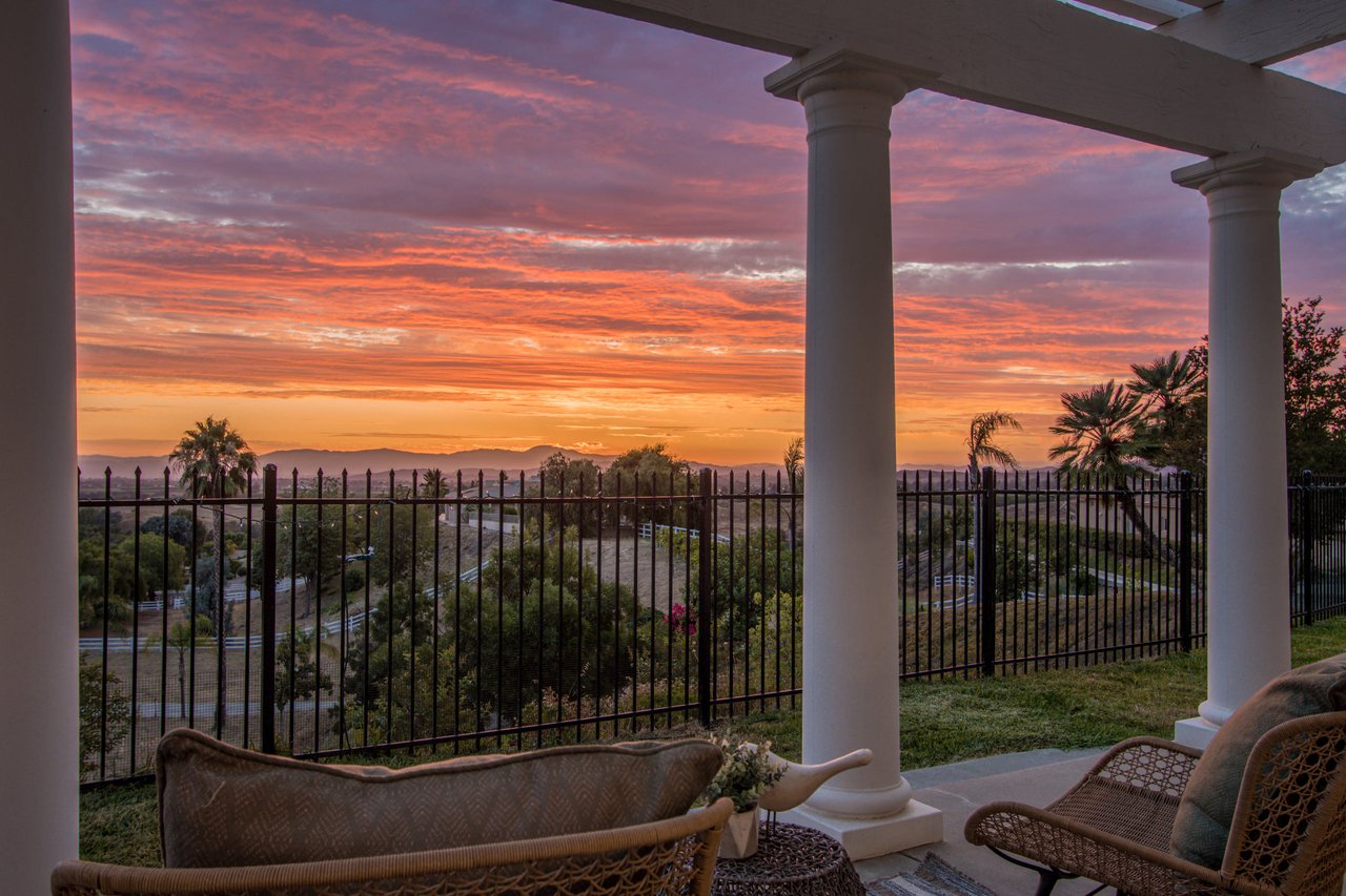 37550 Avenida Bravura