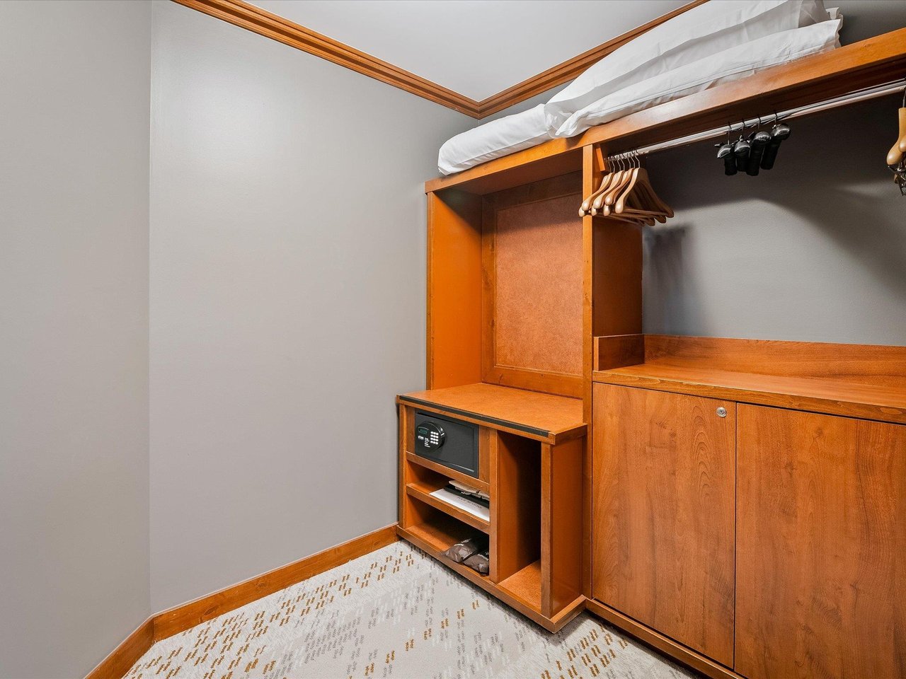 518-4591 Blackcomb Wy