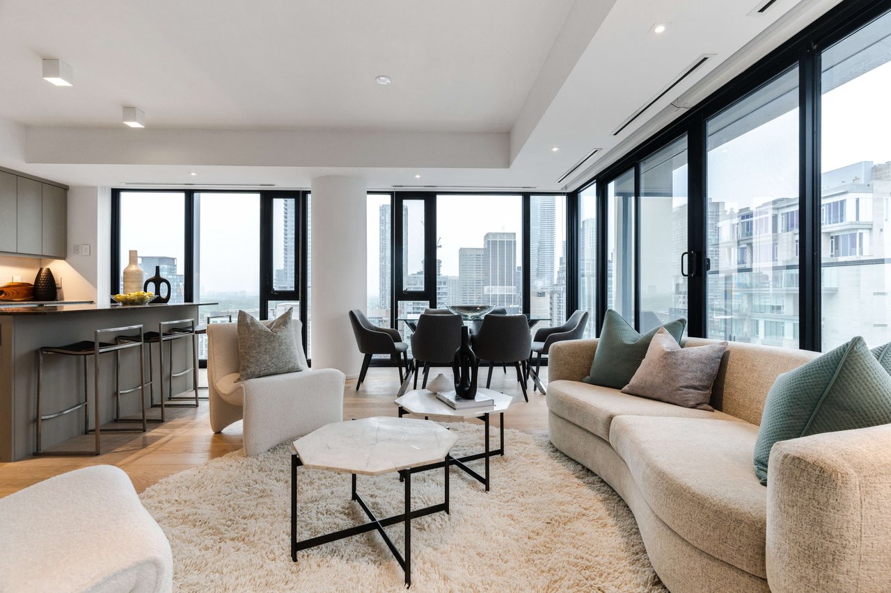 Yorkville Private Estates Suite 2702