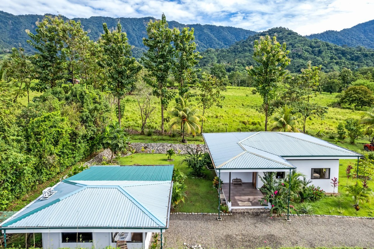 Bright & Peaceful 3-Bedroom Home With Separate Workshop/Office Space & Stunning Views Of The Lush Mountains In Easy-Access Location In Ojochal Costa Rica