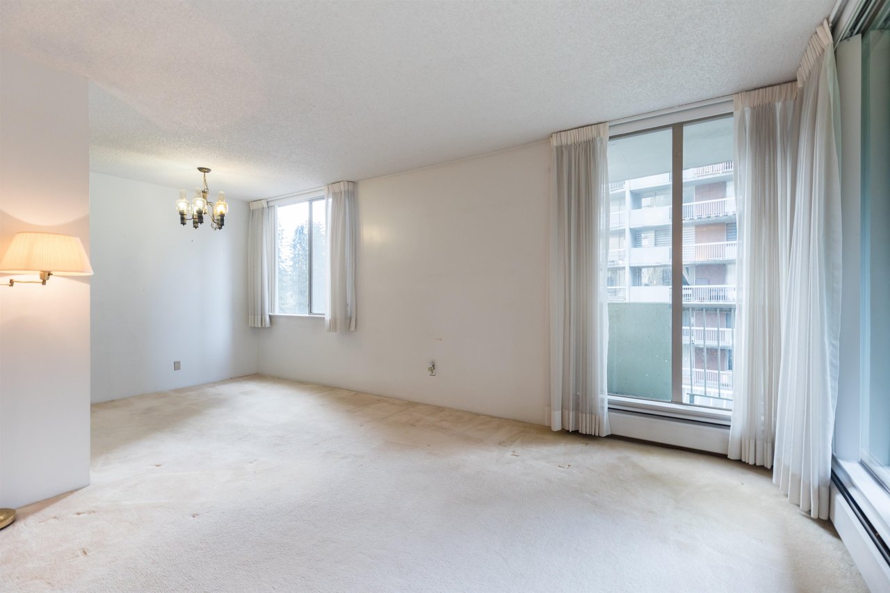 408-2020 Fullerton Ave