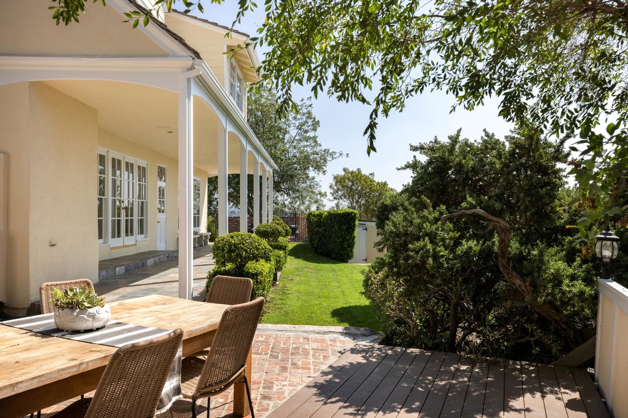 A 1940s Hollywood Hills Traditional