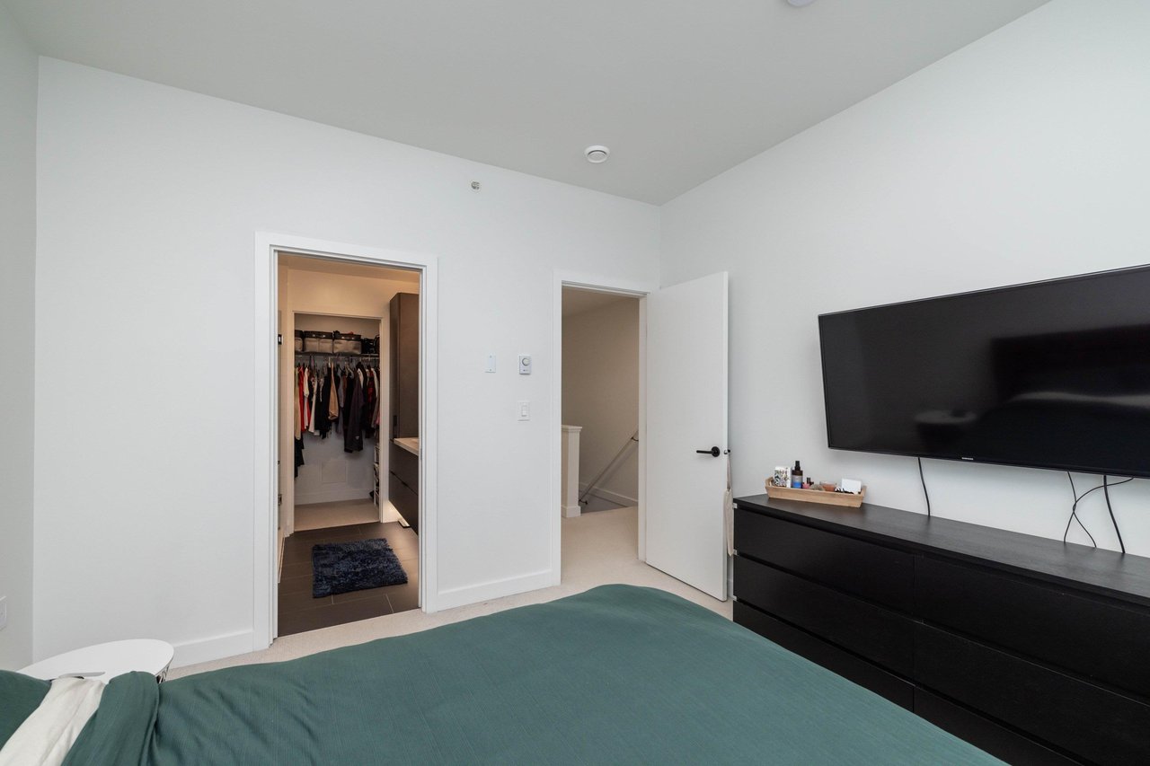 207-3105 St George St